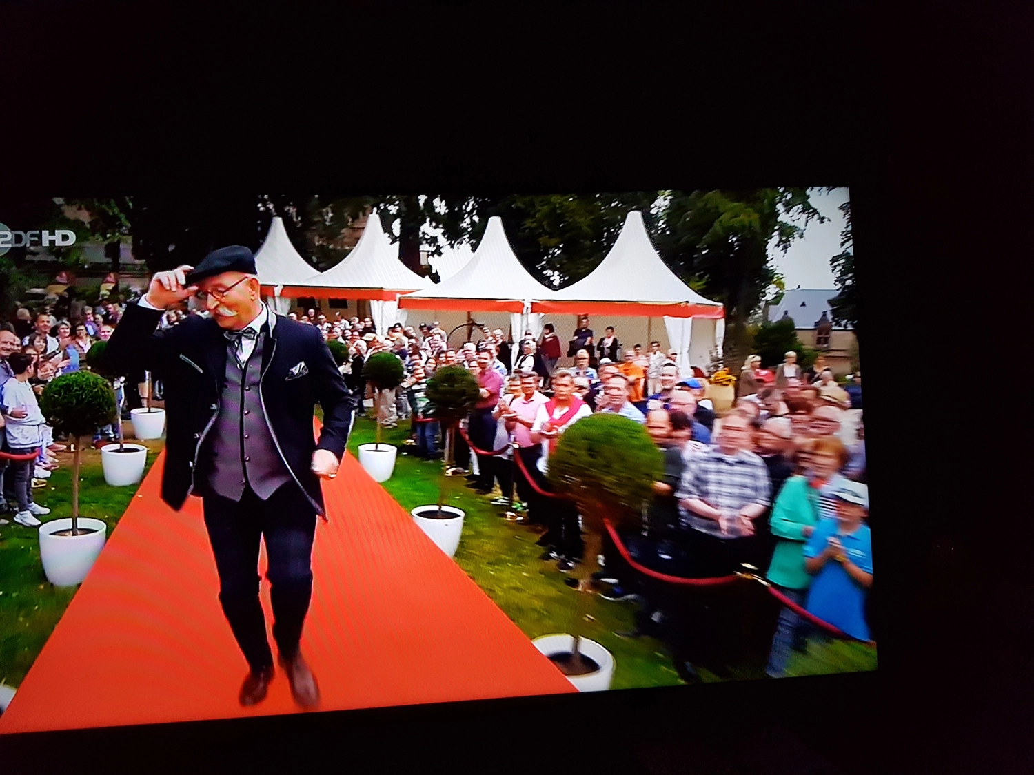 Zeltverleih Siegburg Eventzelt Aachen Zeltvermietung Düsseldorf Zelt mieten Rhein-Sieg-Kreis Zeltverleih Rheinland-Pfalz Hochzeitszelt mieten Zelt für Firmenfeier Zelt für Betriebsveranstaltung Zelt für Jubiläum Zelt für Messe / Ausstellung Partyzelt für Geburtstag Zelt für BBQ Event Zelt mit Aufbau und Abbau Zelt mit Möblierung mieten Zelt mit Heizung oder Klimaanlage Eventzelt Komplettservice Zelt mit Dekoration