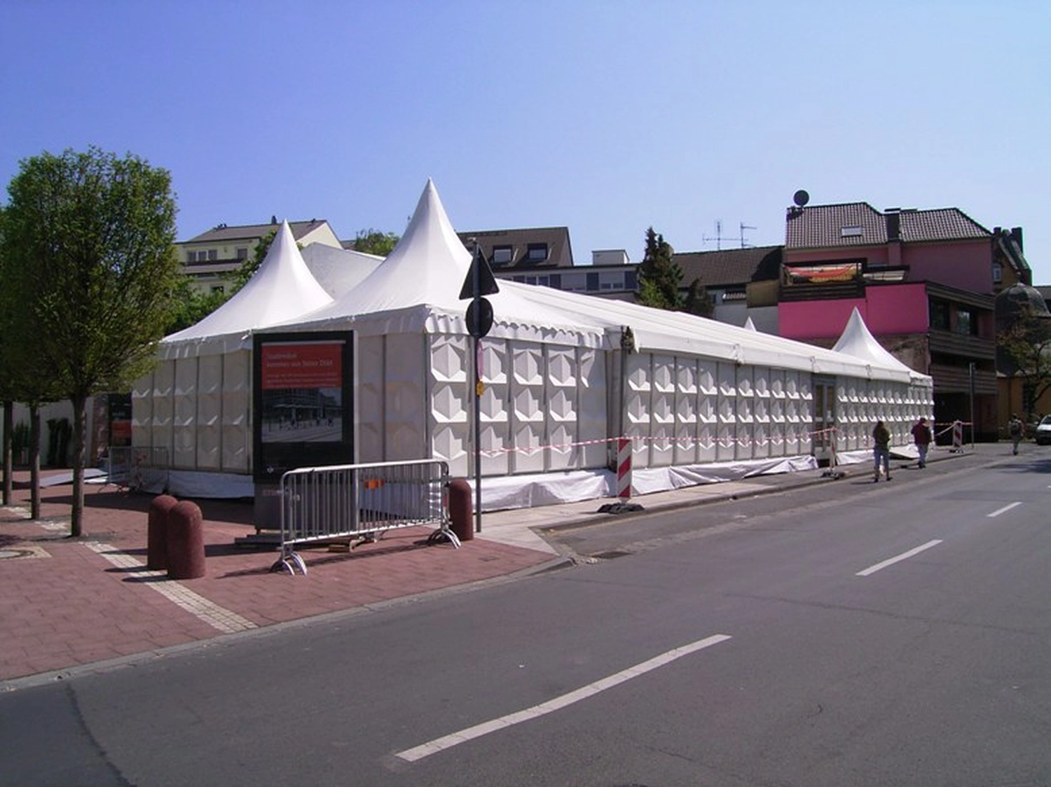 Zeltverleih Siegburg Eventzelt Aachen Zeltvermietung Düsseldorf Zelt mieten Rhein-Sieg-Kreis Zeltverleih Rheinland-Pfalz Hochzeitszelt mieten Zelt für Firmenfeier Zelt für Betriebsveranstaltung Zelt für Jubiläum Zelt für Messe / Ausstellung Partyzelt für Geburtstag Zelt für BBQ Event Zelt mit Aufbau und Abbau Zelt mit Möblierung mieten Zelt mit Heizung oder Klimaanlage Eventzelt Komplettservice Zelt mit Dekoration