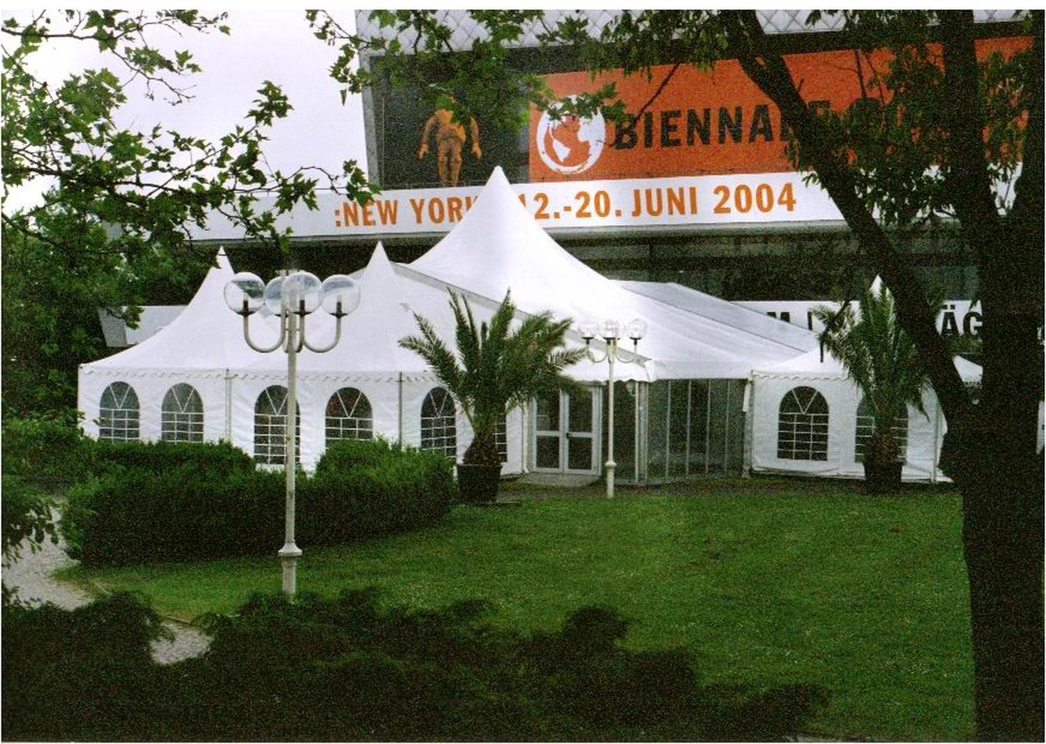 Zeltverleih Siegburg Eventzelt Aachen Zeltvermietung Düsseldorf Zelt mieten Rhein-Sieg-Kreis Zeltverleih Rheinland-Pfalz Hochzeitszelt mieten Zelt für Firmenfeier Zelt für Betriebsveranstaltung Zelt für Jubiläum Zelt für Messe / Ausstellung Partyzelt für Geburtstag Zelt für BBQ Event Zelt mit Aufbau und Abbau Zelt mit Möblierung mieten Zelt mit Heizung oder Klimaanlage Eventzelt Komplettservice Zelt mit Dekoration