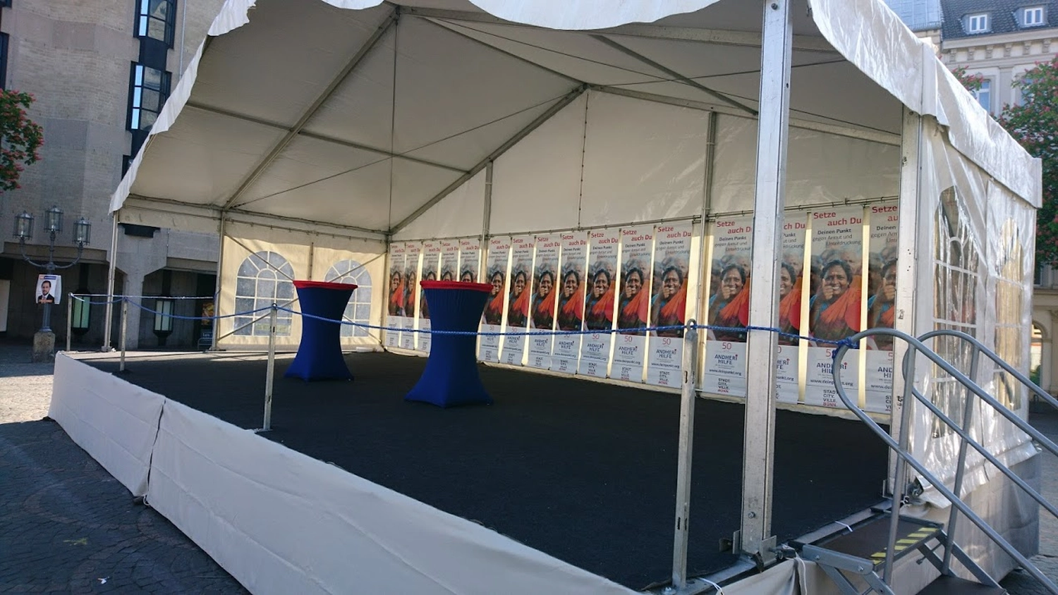 mobile Eventlocation flexible Raumlösung Event großes Zelt für 1000 Personen mieten Zeltvermietung mit Komplettservice NRW Pagodenzelte kombinieren mieten Zelt für Hochzeit mit Ausstattung mieten Eventzelt inklusive Möbel und Licht Zelt für Outdoor Veranstaltung mieten