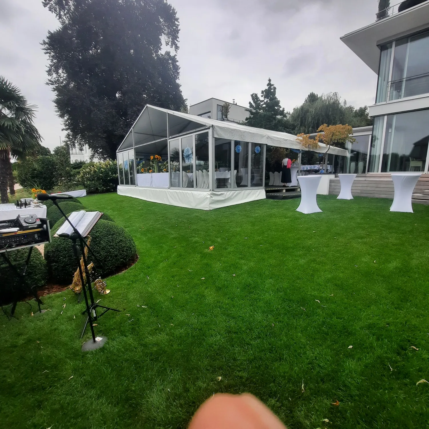 Zeltverleih Siegburg Eventzelt Aachen Zeltvermietung Düsseldorf Zelt mieten Rhein-Sieg-Kreis Zeltverleih Rheinland-Pfalz Hochzeitszelt mieten Zelt für Firmenfeier Zelt für Betriebsveranstaltung Zelt für Jubiläum Zelt für Messe / Ausstellung Partyzelt für Geburtstag Zelt für BBQ Event Zelt mit Aufbau und Abbau Zelt mit Möblierung mieten Zelt mit Heizung oder Klimaanlage Eventzelt Komplettservice Zelt mit Dekoration